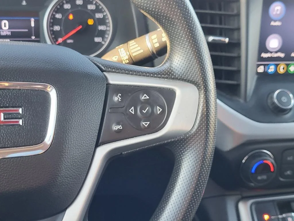 Used 2021 Midnight Blue Metallic GMC SLE image 14