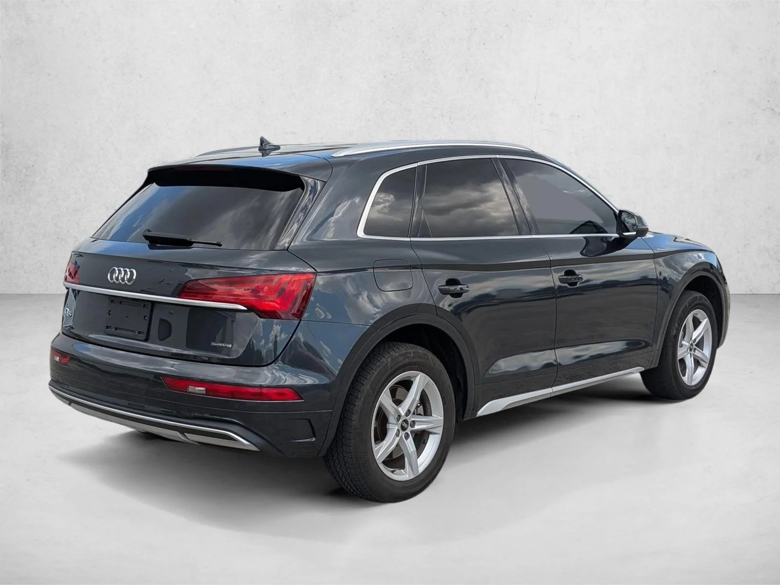 Used 2021 Manhattan Gray Metallic Audi Premium image 5