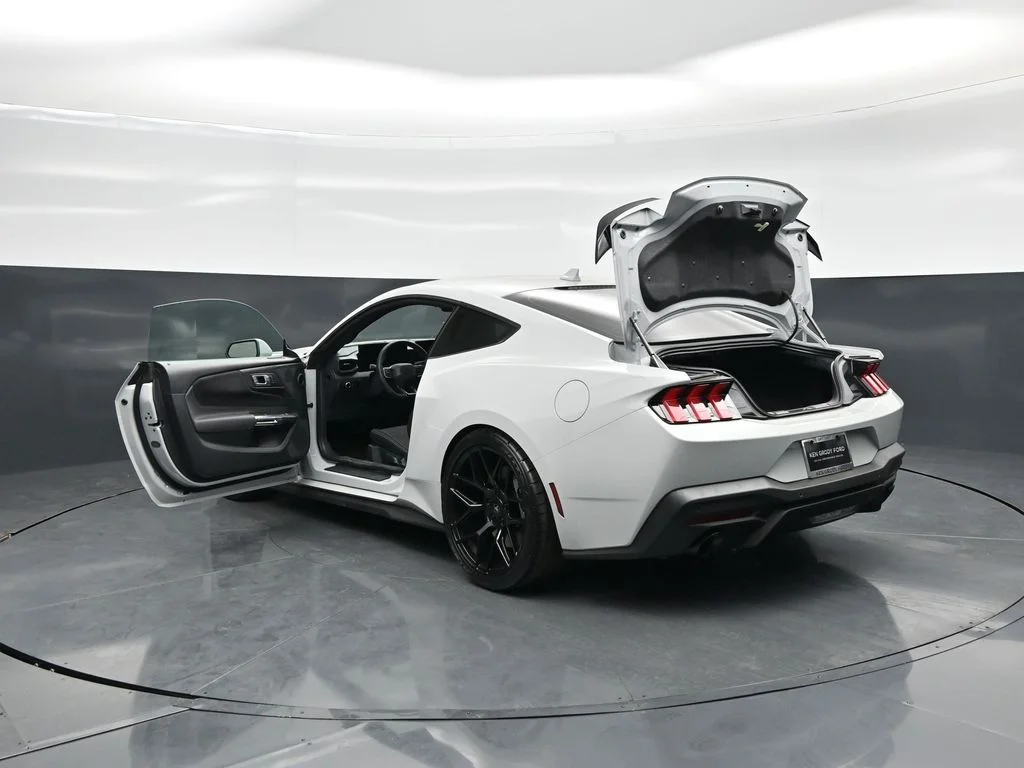 New 2026 Avalanche Gray Ford GT image 30