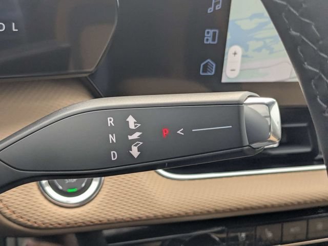 New 2027 Polar White Tricoat Chevrolet ACTIV image 30