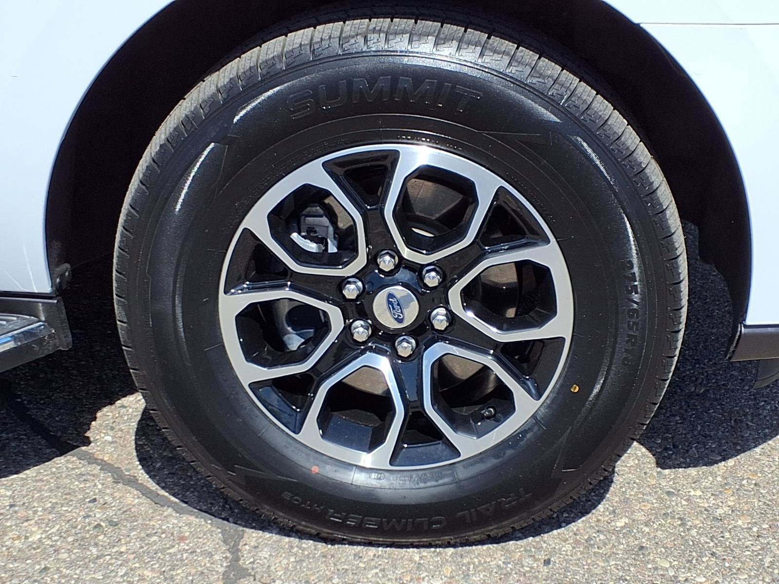 Certified Used 2023 Oxford White Ford XLT image 32