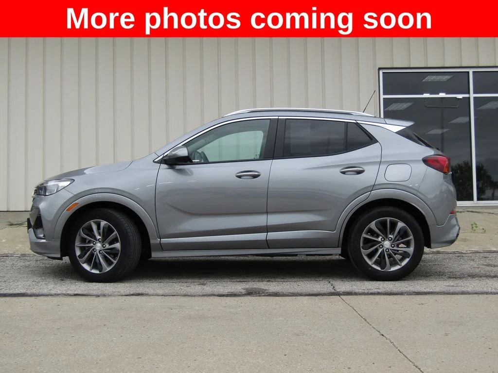 Used 2023 Moonstone Gray Metallic Buick Select image 11