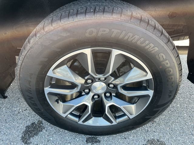 Used 2022 Black Chevrolet LT image 19