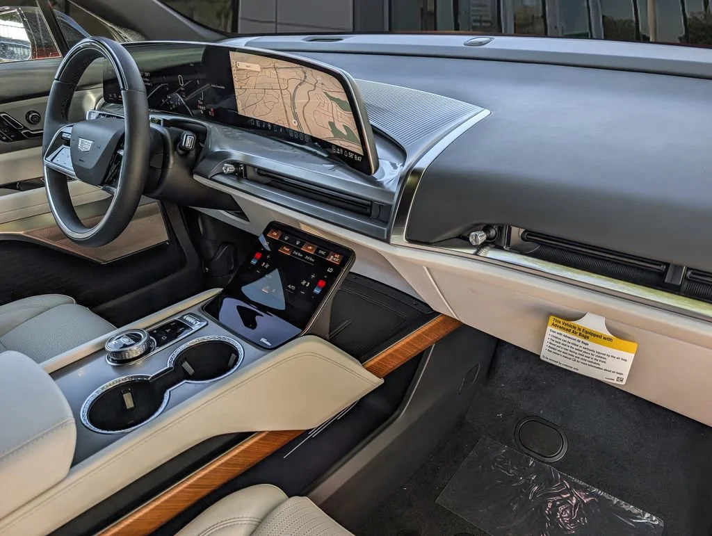 2026 Cadillac VISTIQ Sport - Photo 24