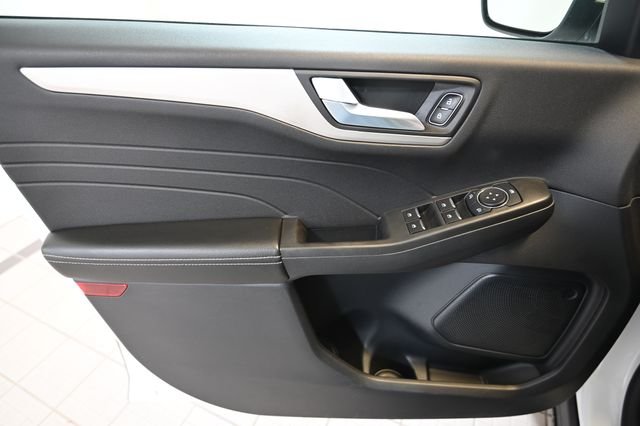 Used 2021 White Ford SE image 22