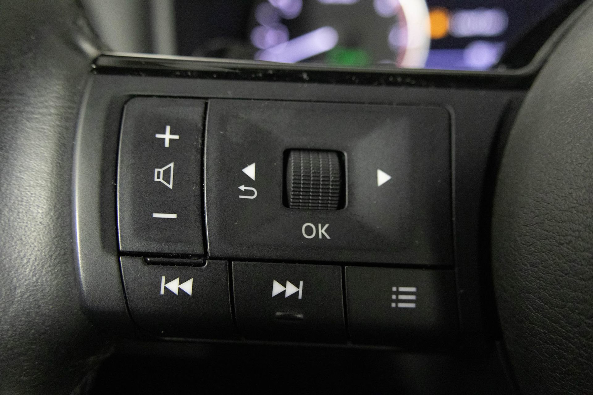 2023 NISSAN ROGUE - Image 28