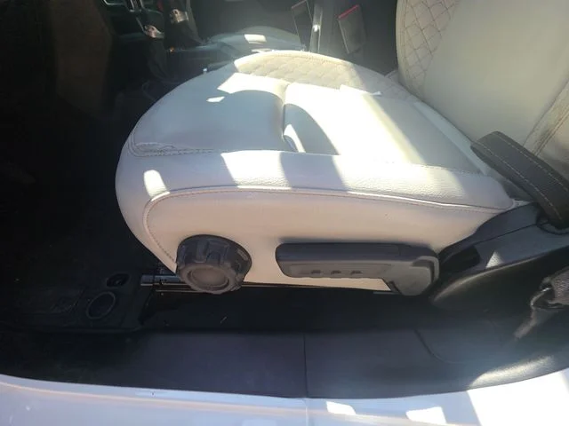 Used 2023 White Jeep Sahara image 12