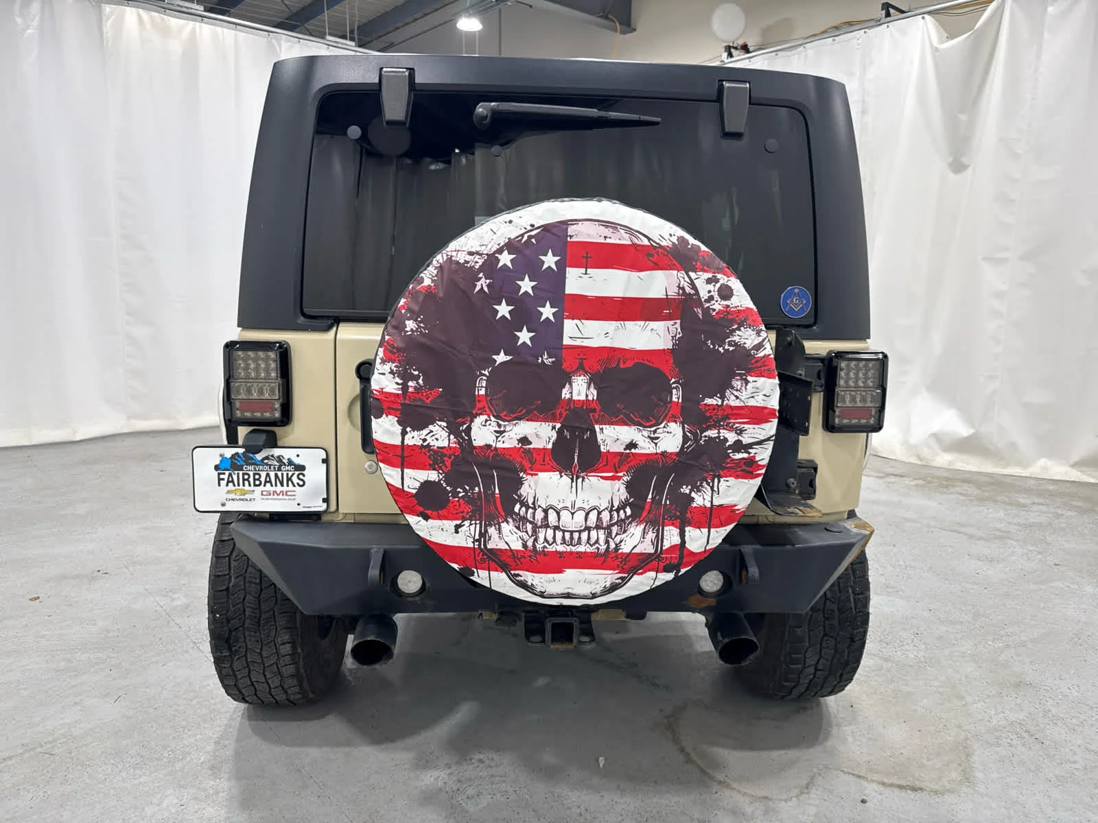 Used 2012 Tan Jeep Rubicon image 4