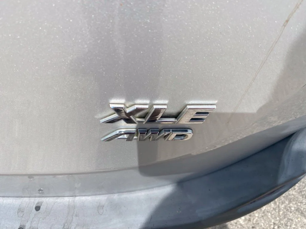 Used 2013 Silver Toyota XLE image 13