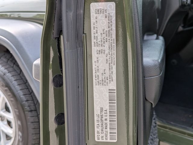 Used 2023 Green Jeep Sport S image 34