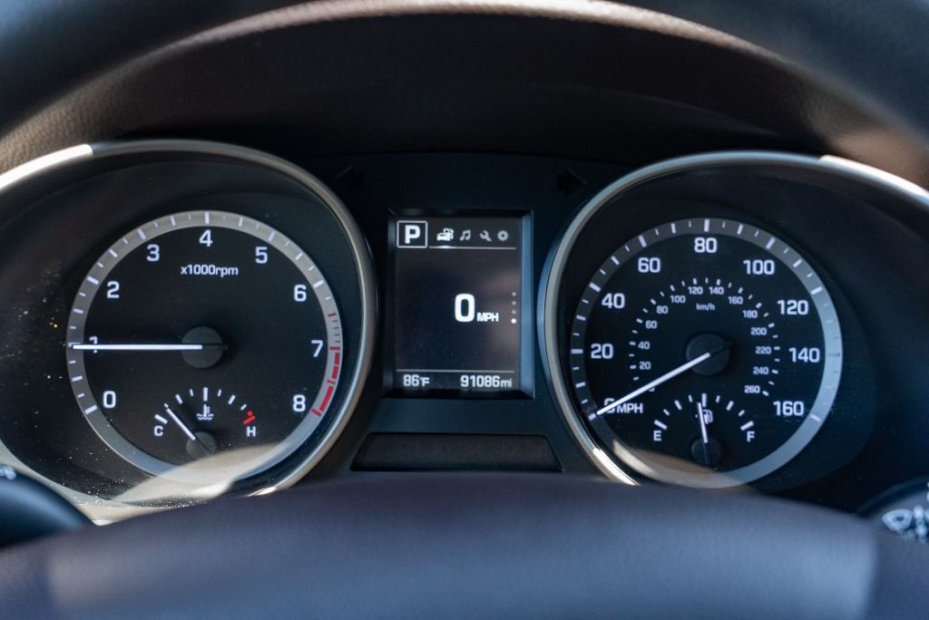 Used 2018 Regal Red Pearl Hyundai SE image 17