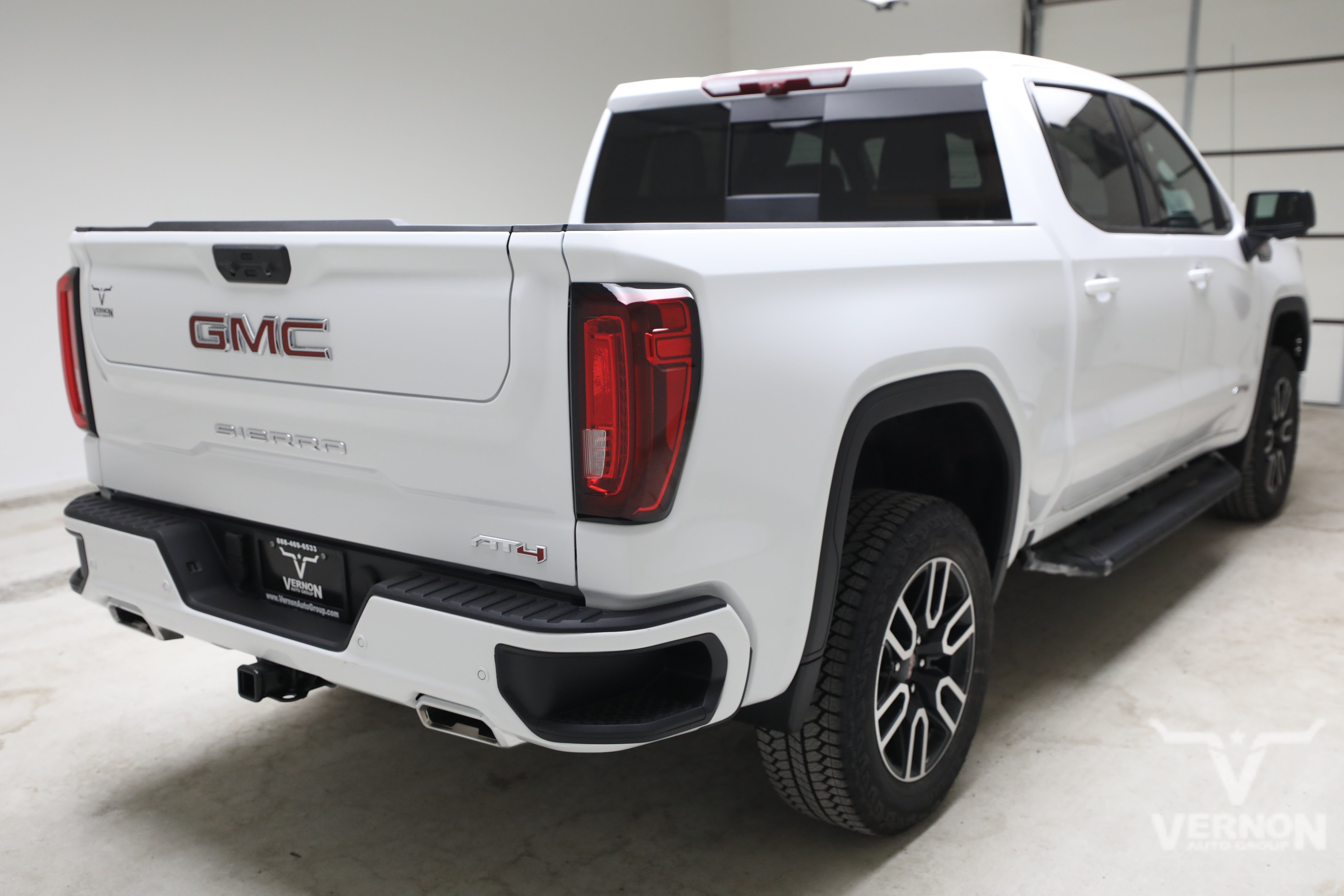 New 2026 Summit White GMC N image 5