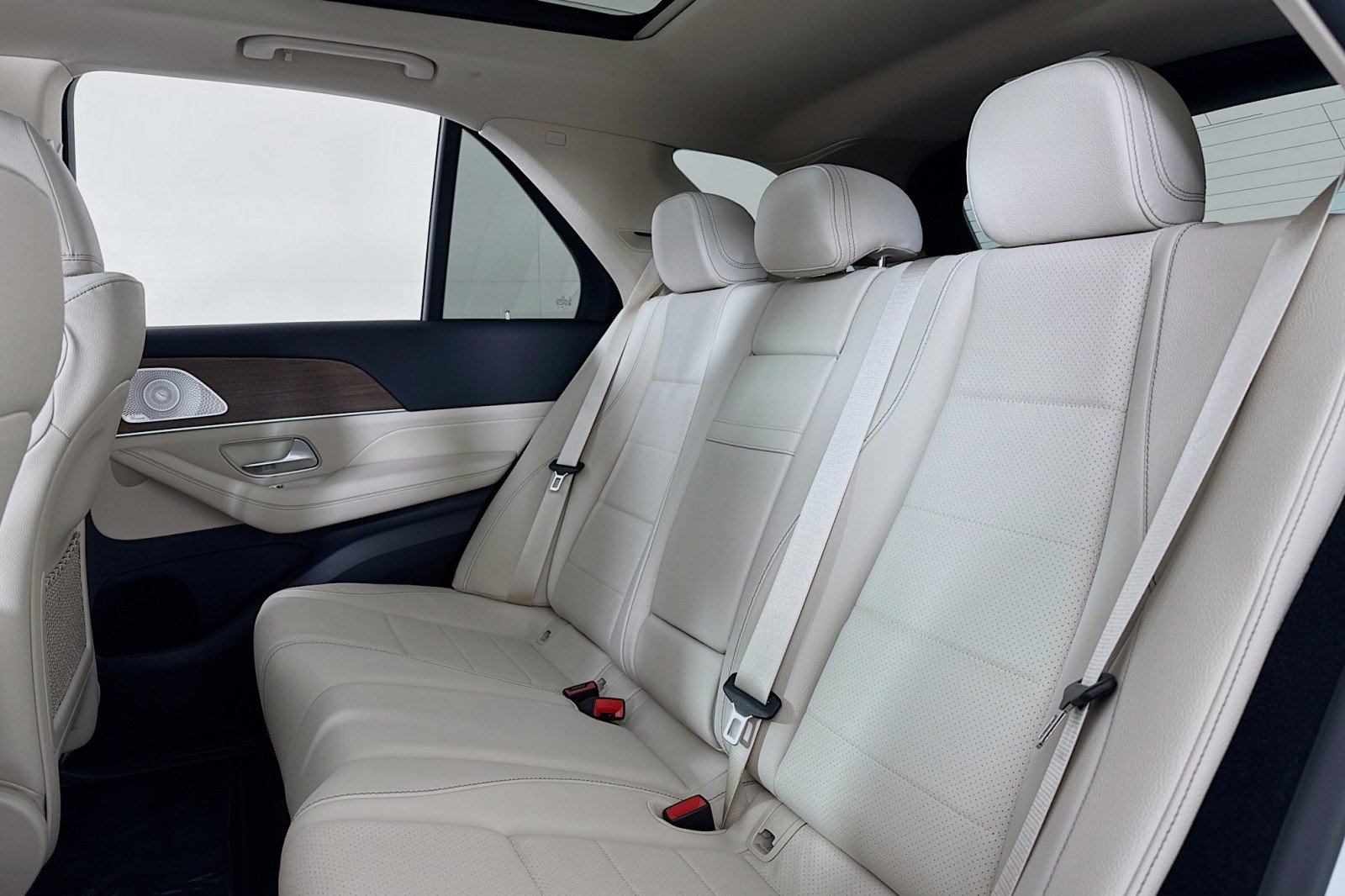 New 2026 Polar White Mercedes-Benz GLE 450 4MATIC® SUV image 7