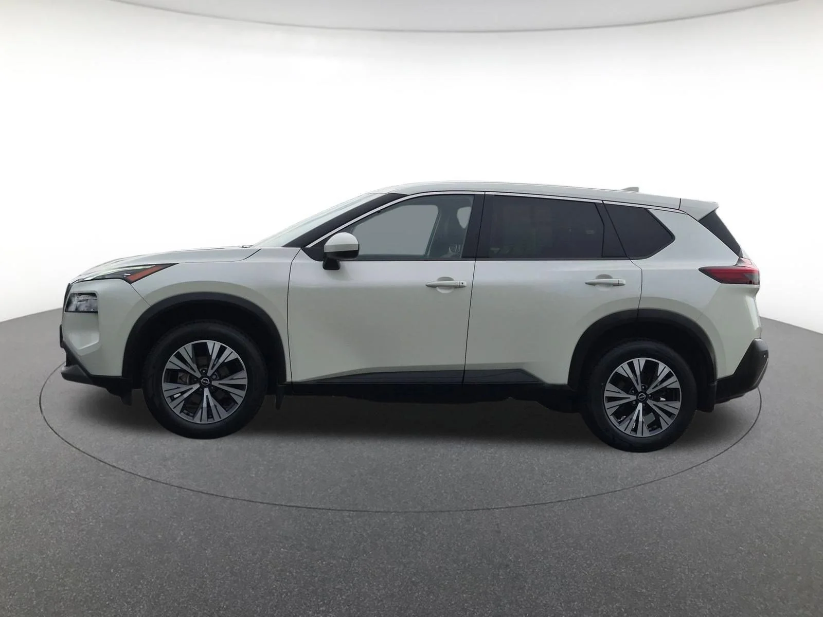 Used 2023 Pearl White Tricoat Nissan SV image 8
