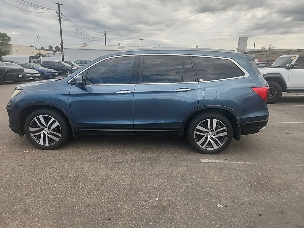 Used 2017 Blue Honda Touring image 10