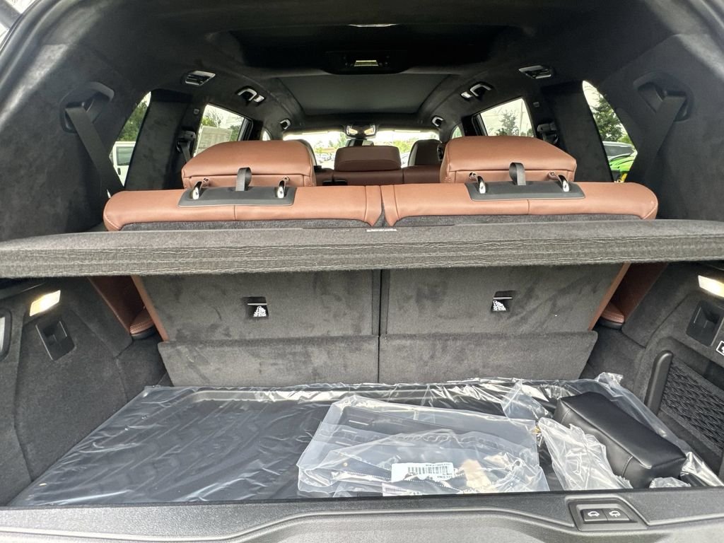New 2027 Mineral White Metallic BMW xDrive40i image 21