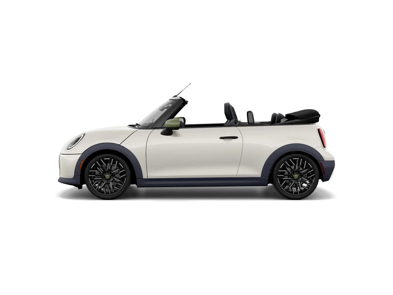 New 2027 White MINI Iconic image 4
