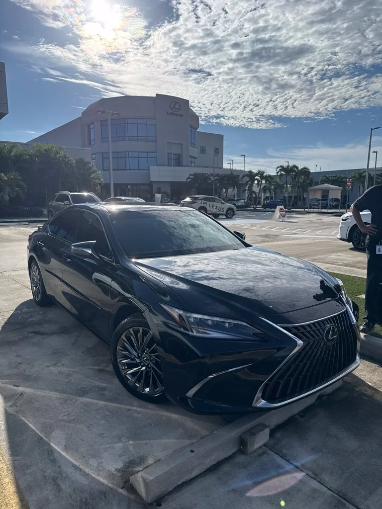 2025 Lexus ES Hybrid 300h Ultra Luxury