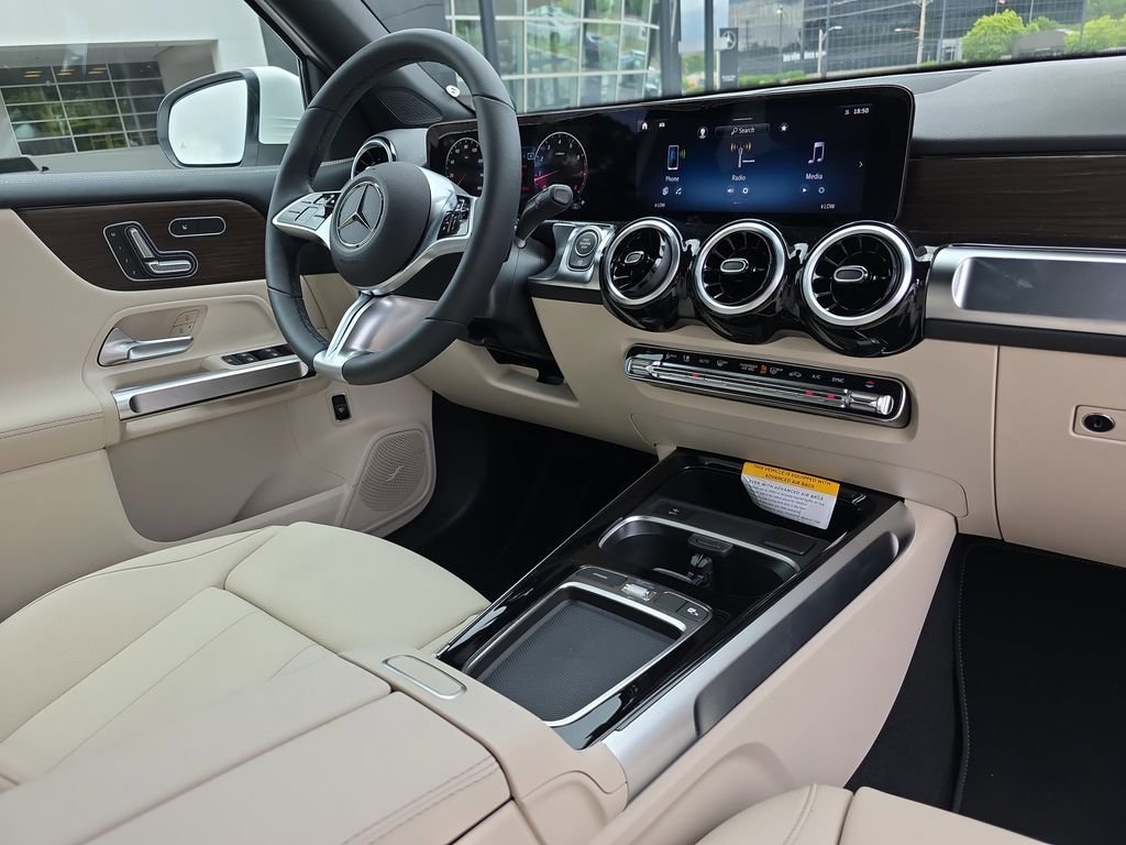 New 2026 White Mercedes-Benz GLB 250 image 18