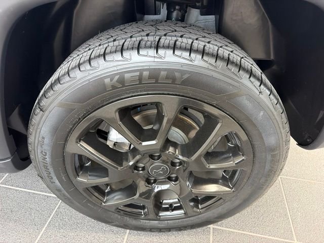 Used 2025 Bright White Clearcoat Jeep  image 6