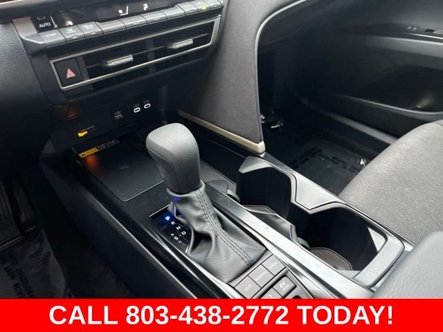 Used 2025  Toyota LE image 25