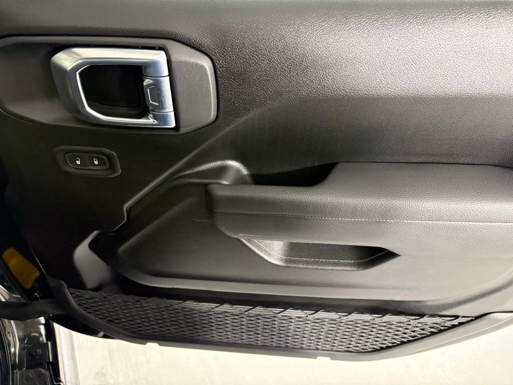 New 2026 Black Clearcoat Jeep Mojave image 12