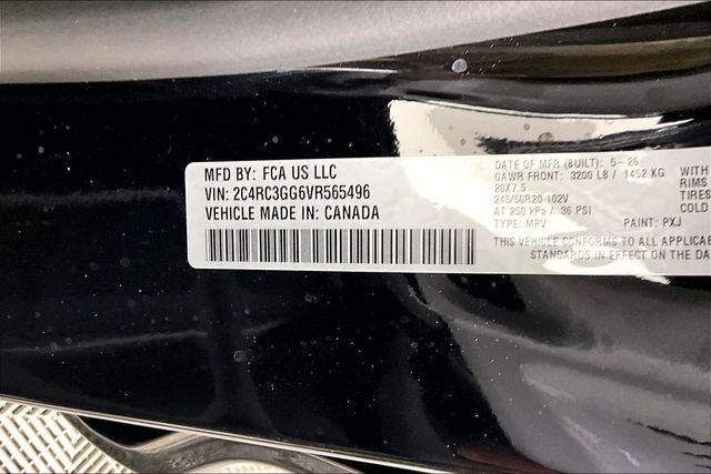 New 2027 Diamond Black Crystal Pearl-Coat Exterior Paint Chrysler Limited image 9