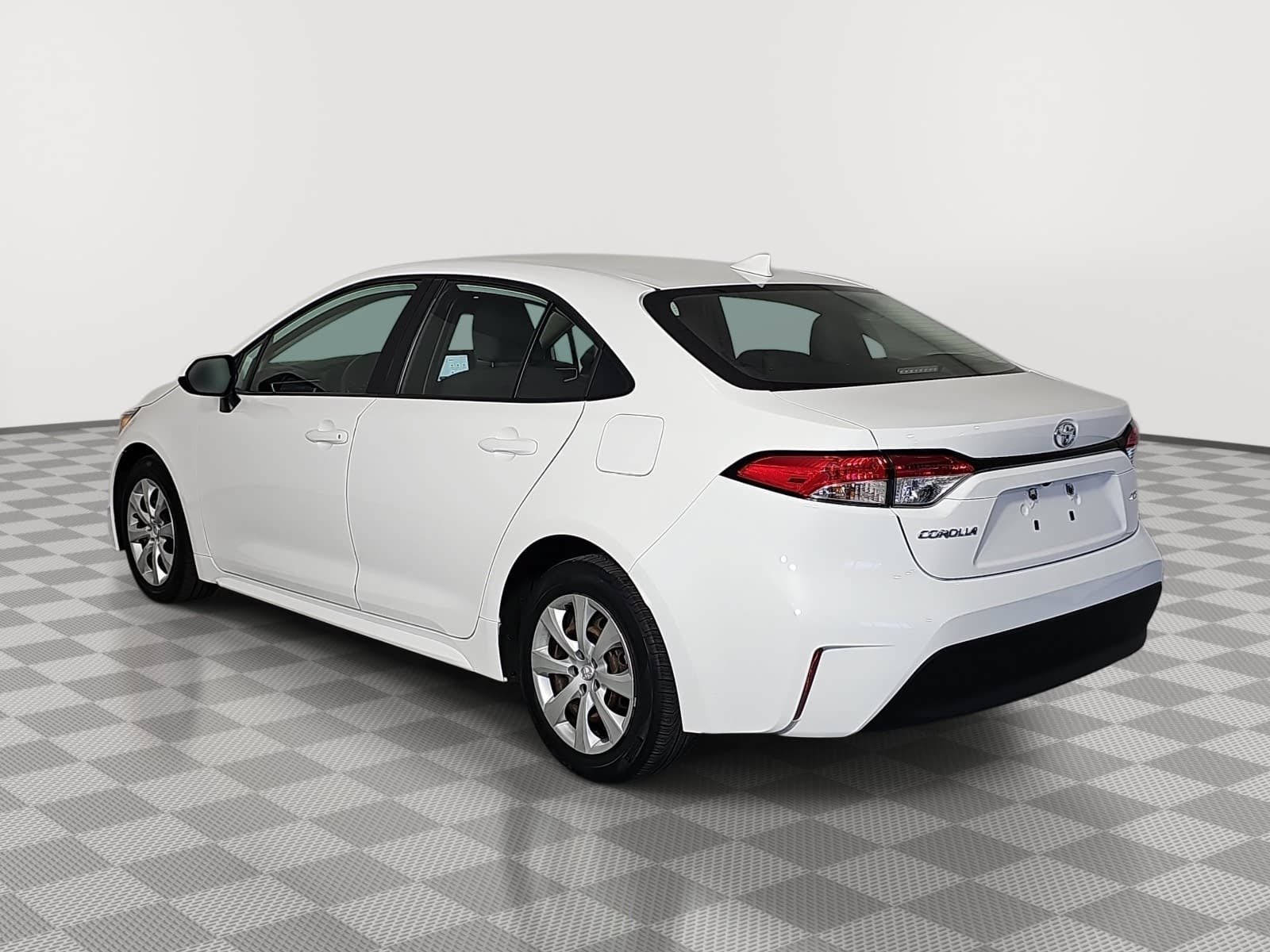 Used 2025 White Toyota LE image 6