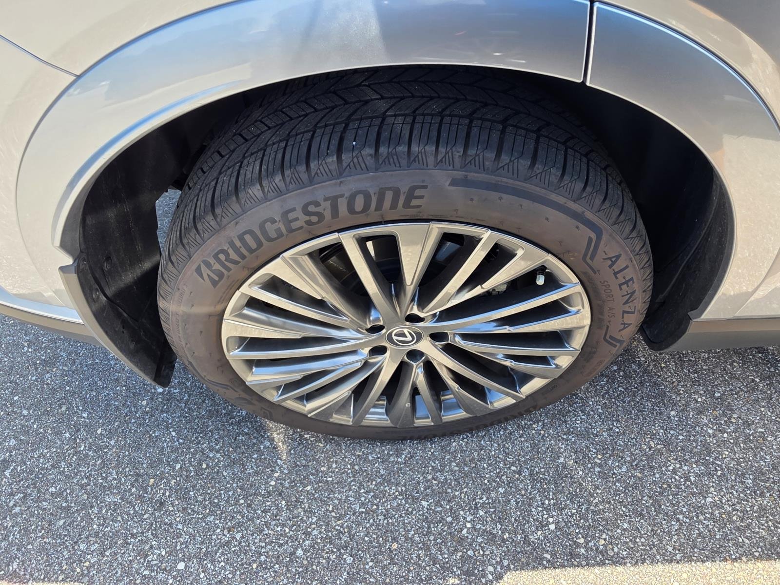 Certified Used 2025 Iridium Lexus 350 Luxury image 15