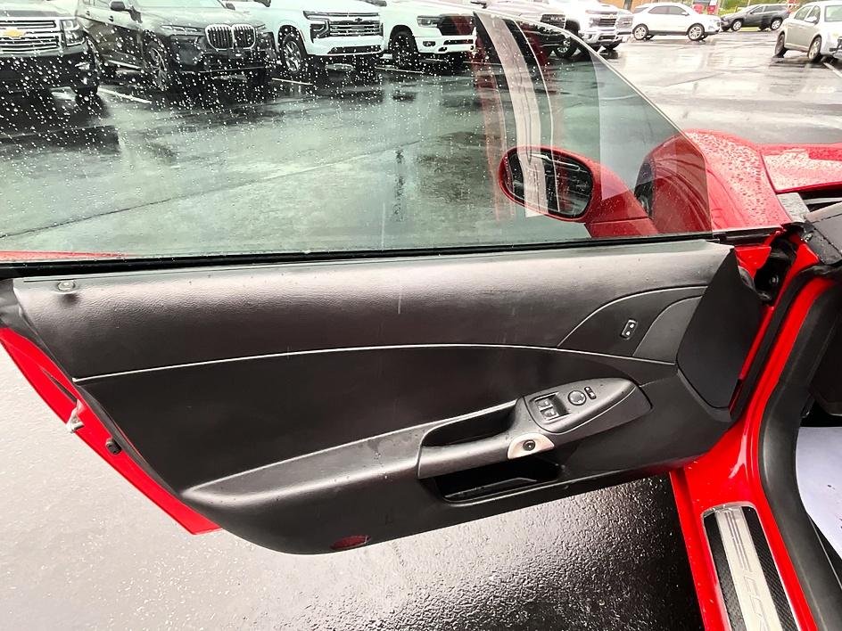Used 2009 Red Chevrolet Base image 11