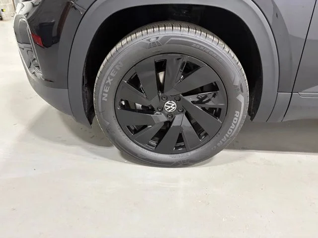 New 2026 Black Volkswagen 2.0T SE w/Technology image 8