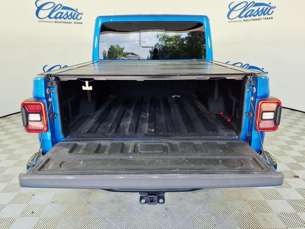 Used 2021 Blue Jeep Rubicon image 5