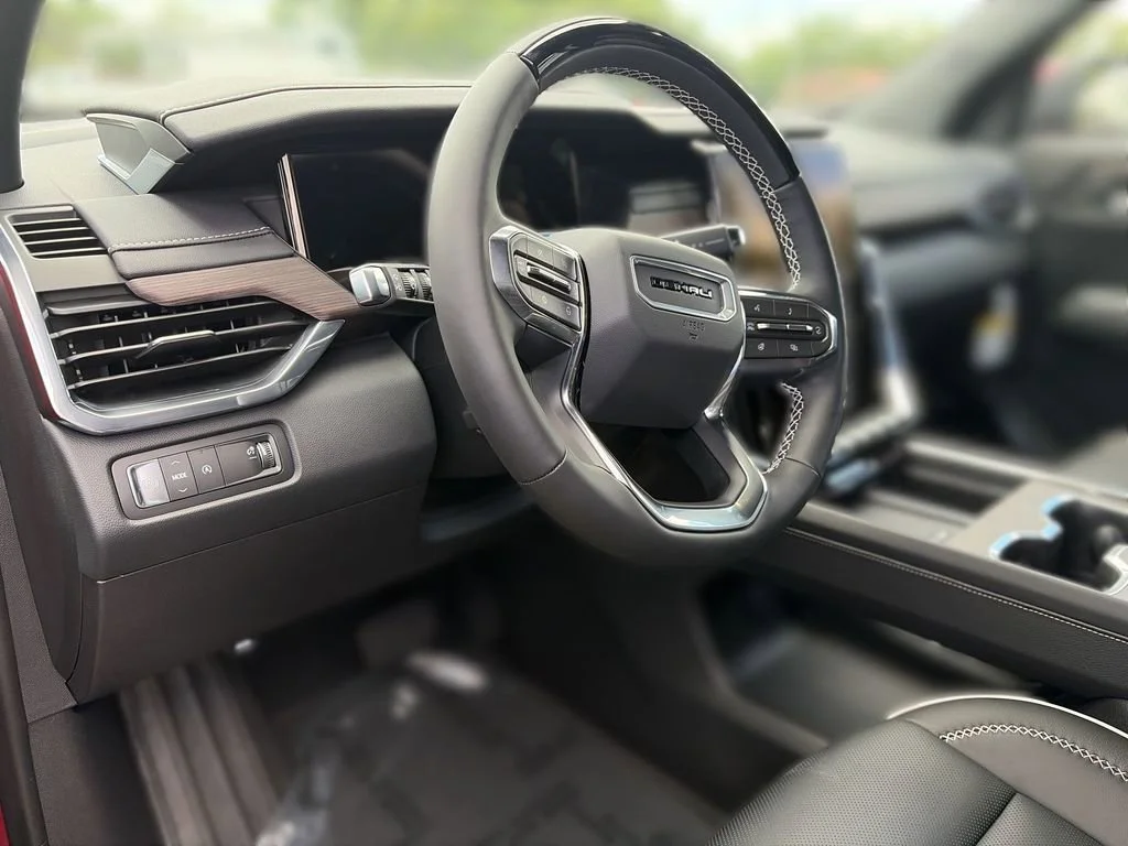 2026 GMC Acadia Denali - Photo 18