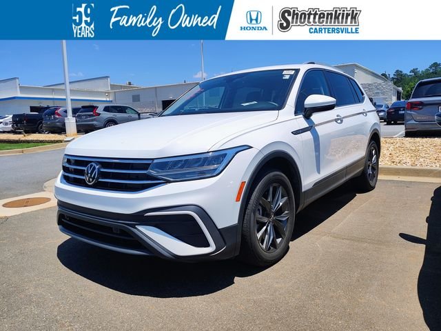 Used 2022 White Volkswagen 2.0T SE image 1