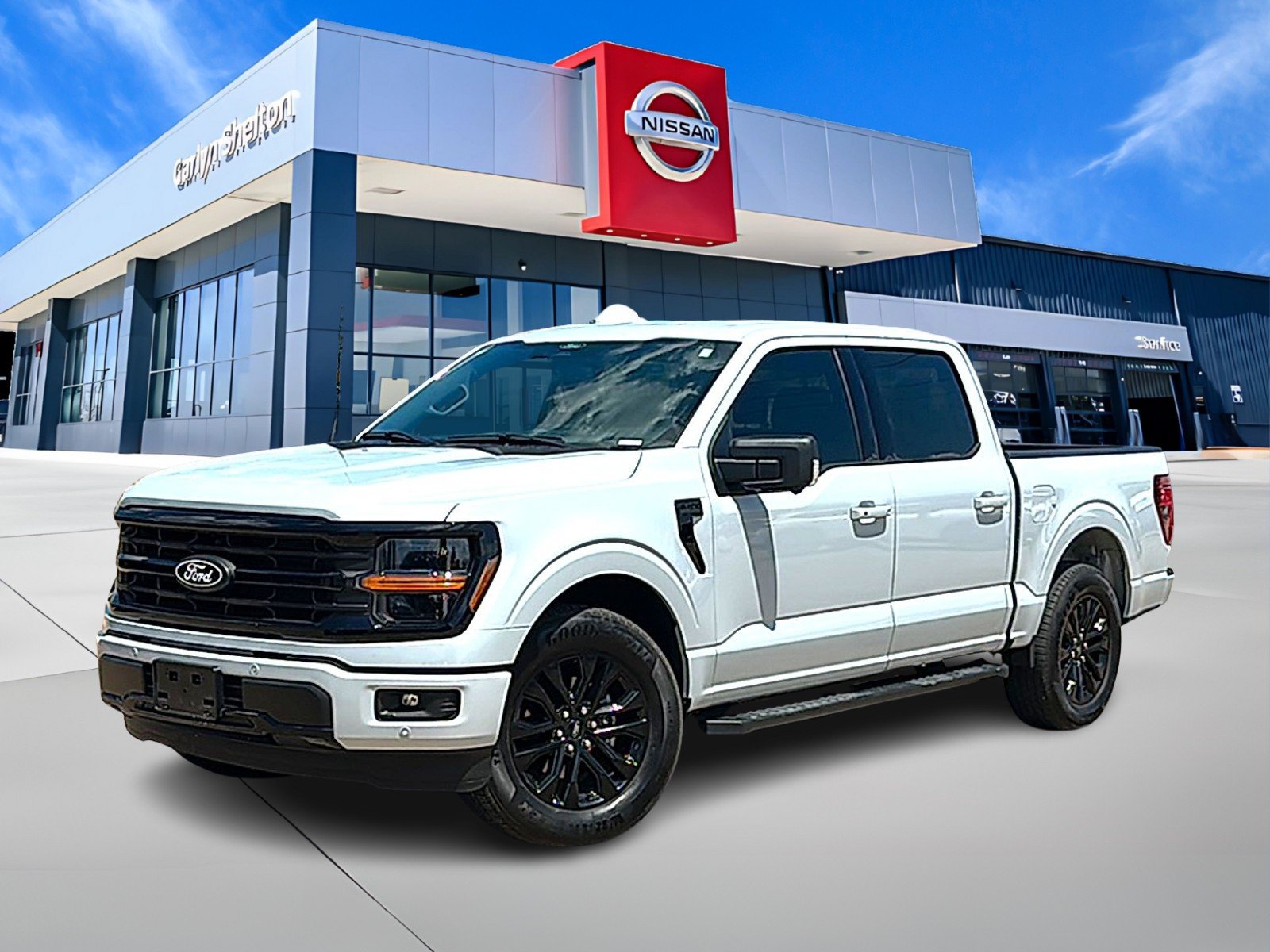 Used 2025 Space White Metallic Ford XLT image 1