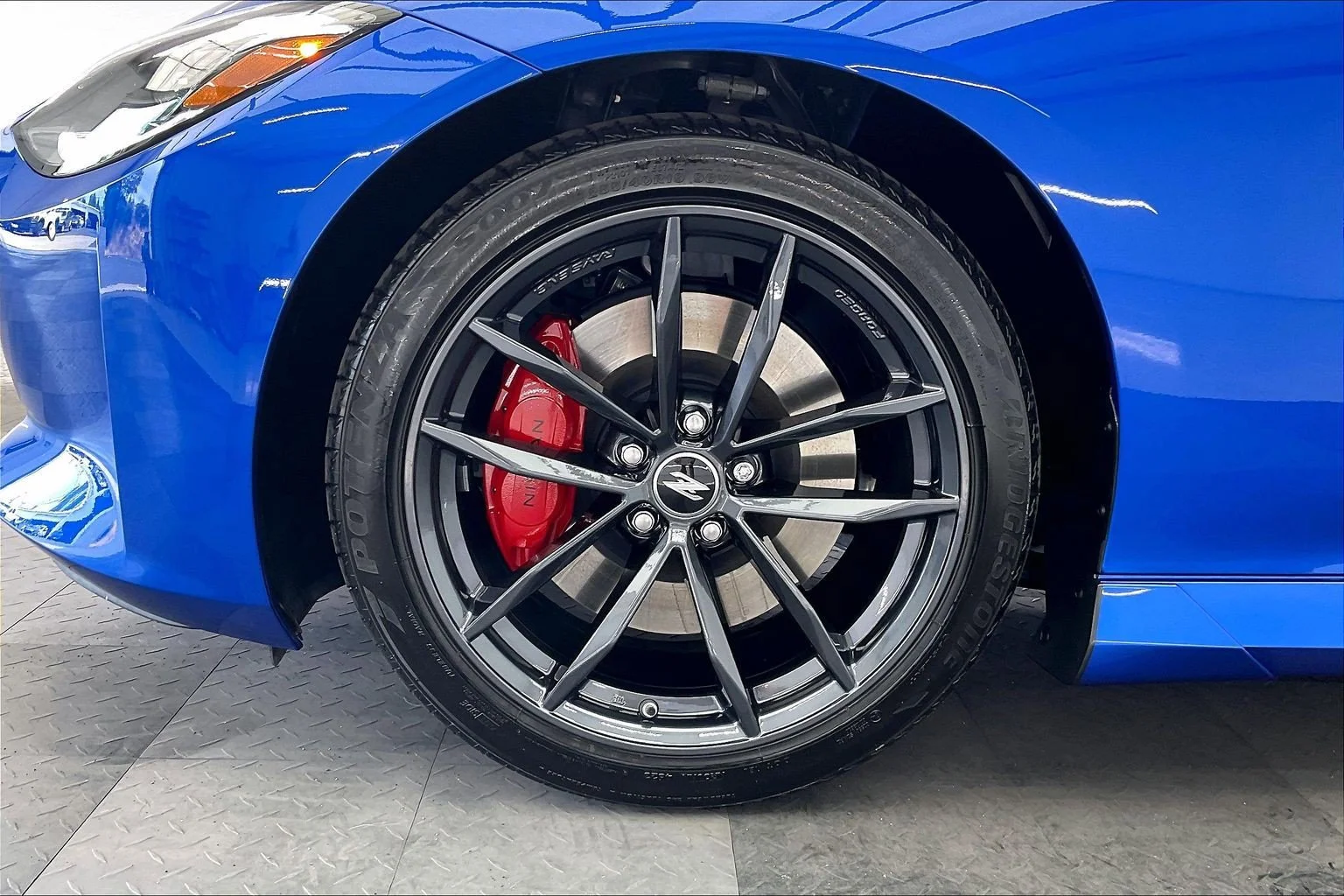 Used 2024 Seiran Blue Metallic/Super Black Nissan Performance image 8