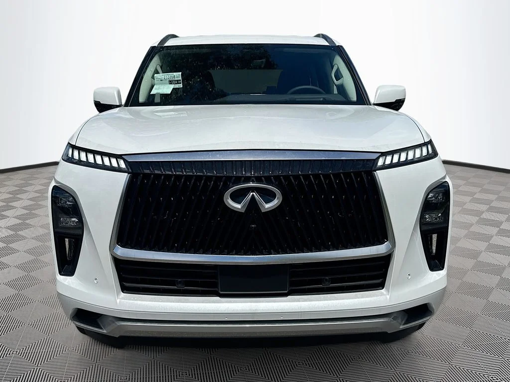 New 2026 RADIANT WHITE INFINITI Luxe 2WD image 2