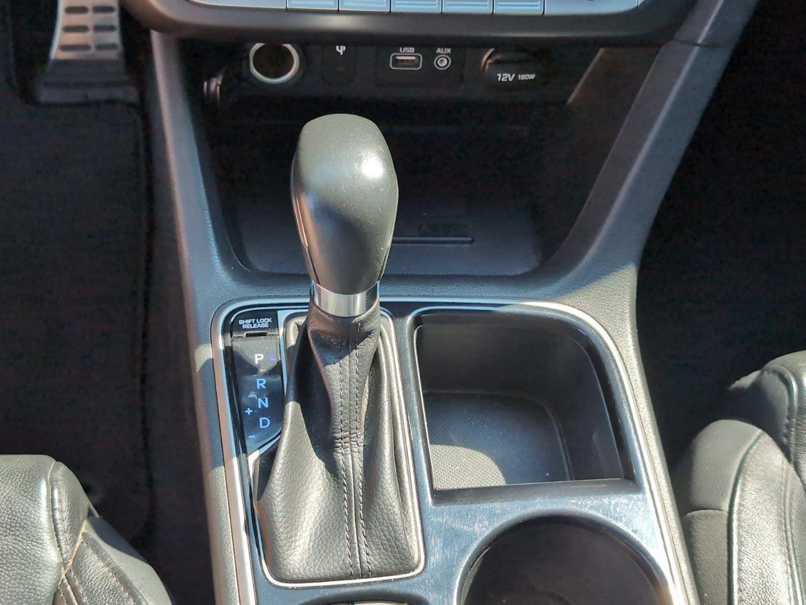 Used 2019 Quartz White Pearl Hyundai Sport image 26