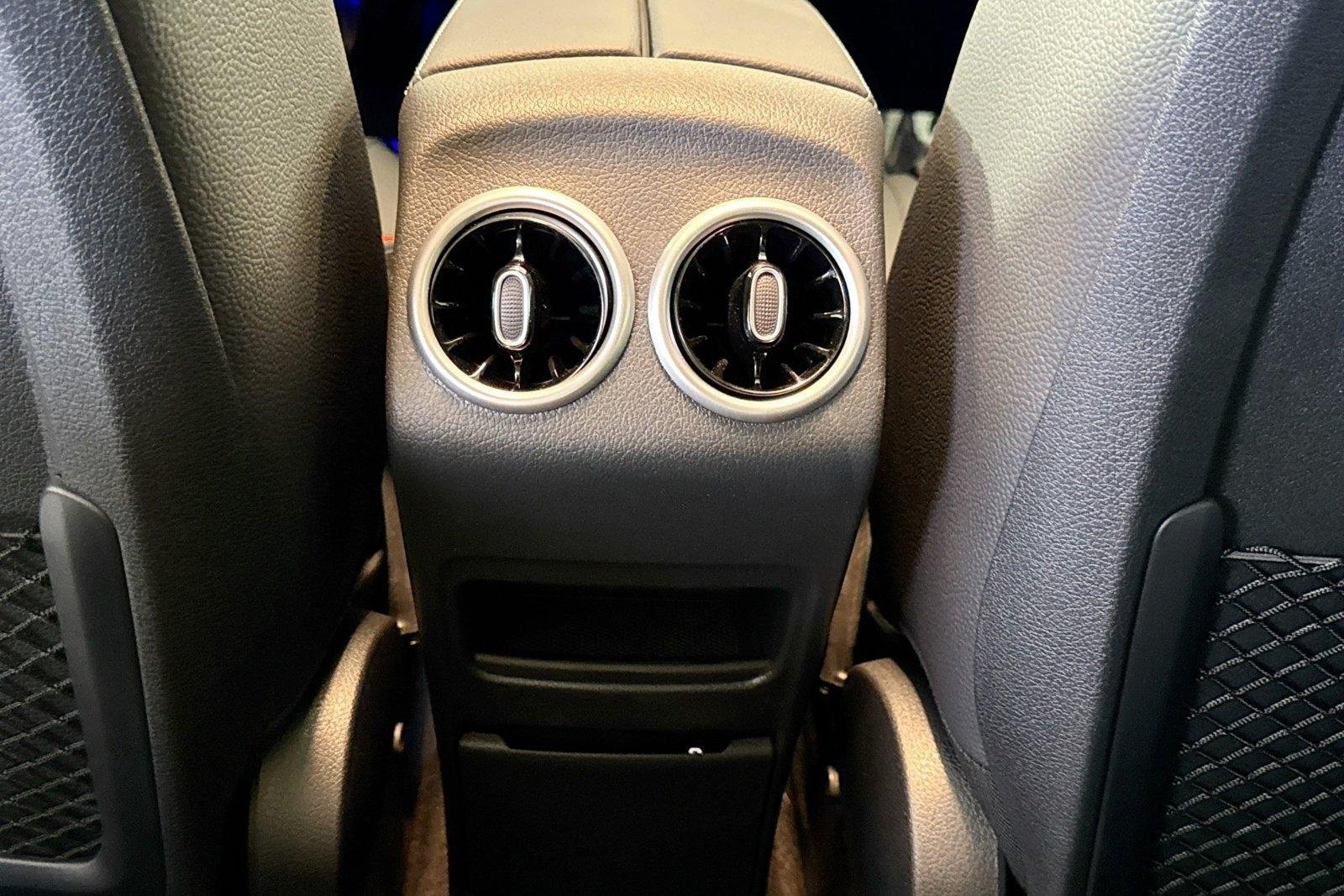 New 2026 Mountain Grey Metallic Mercedes-Benz GLB 250 image 23