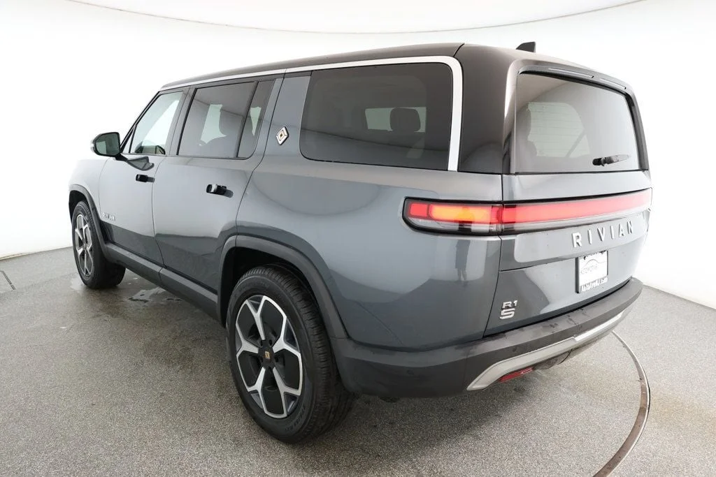 Used 2024 El Cap Granite Rivian Adventure Dual Motor Standard Pack w/ Ocean Coast Interior image 6