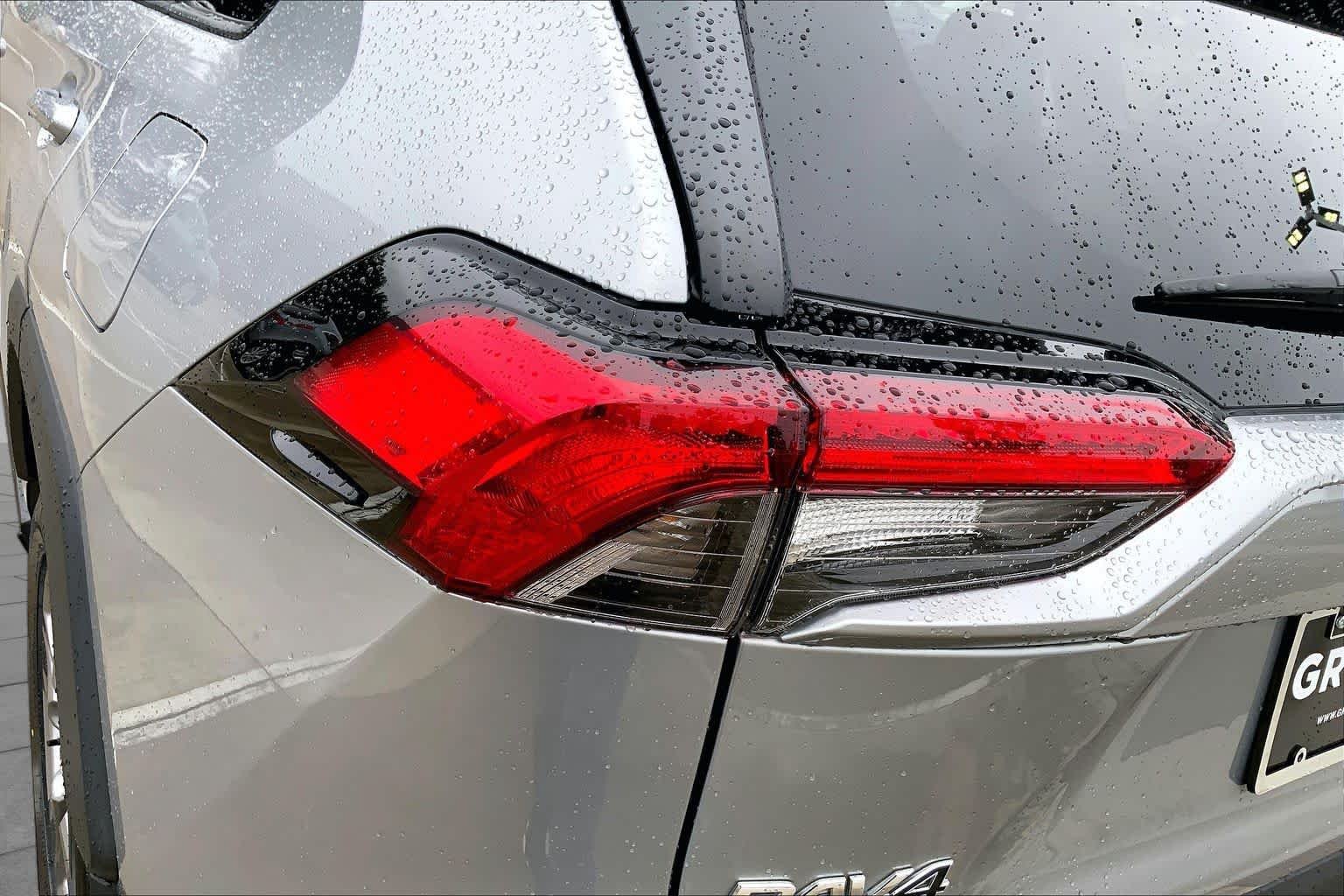 Used 2024 Silver Sky Metallic Toyota XLE image 27