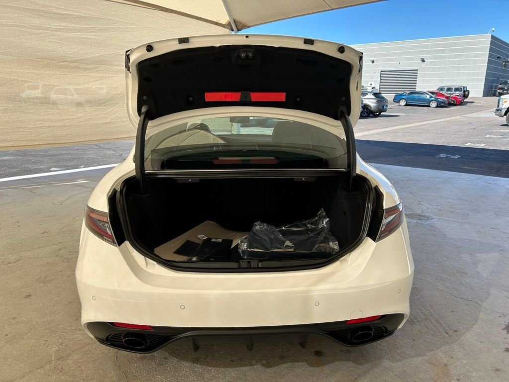 2025 Alfa Romeo Giulia Base - Photo 5