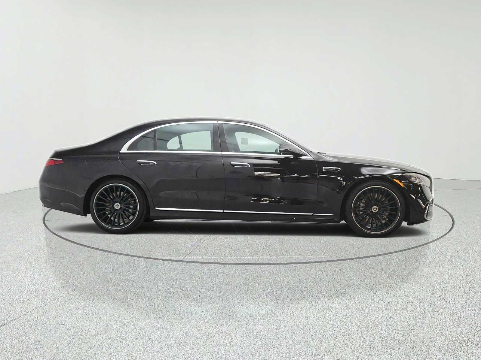 New 2027 Obsidian Black Metallic Mercedes-Benz S 580 4MATIC® Sedan image 4