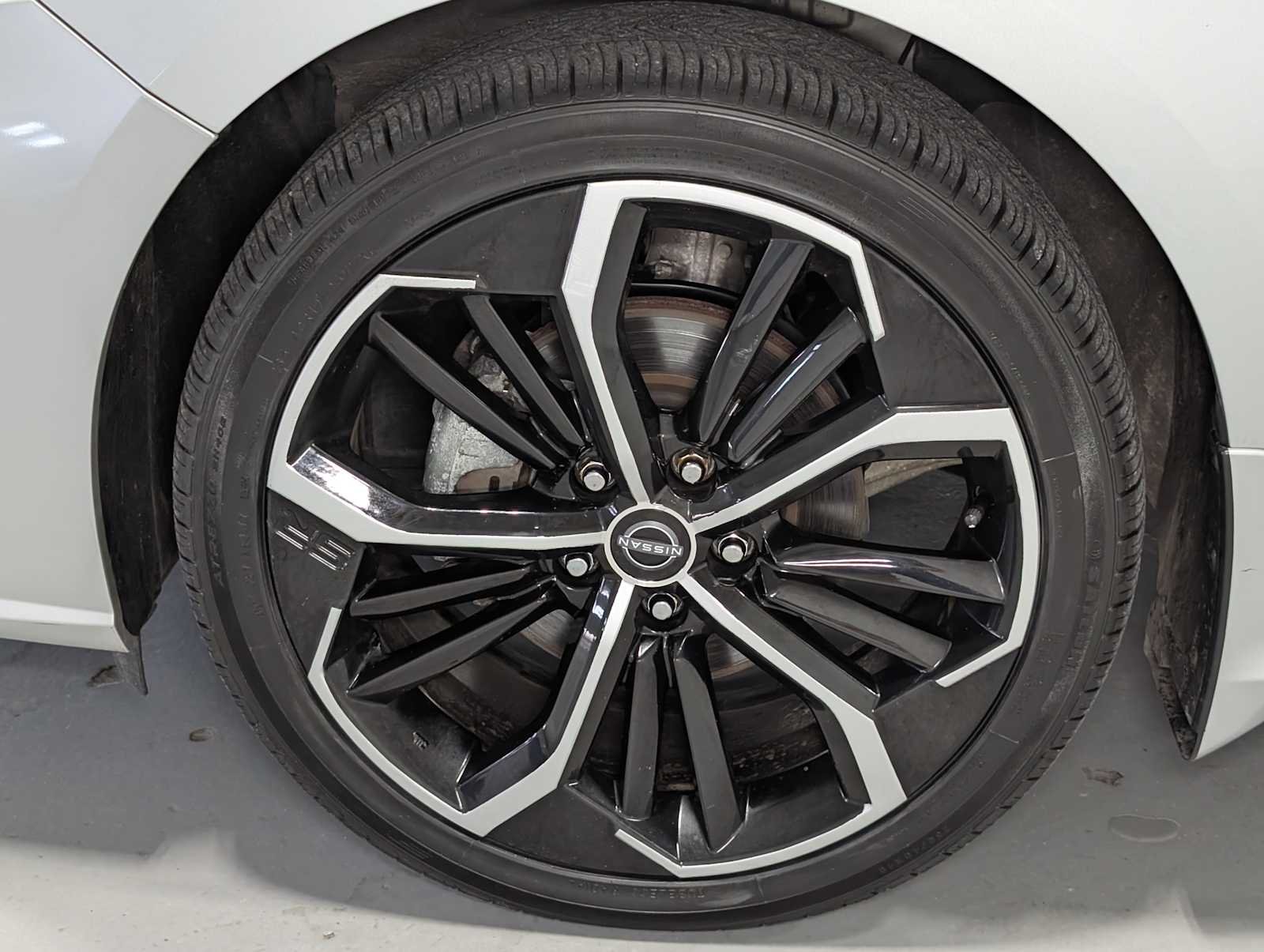 Used 2023 Brilliant Silver Metallic Nissan 2.5 SR image 3