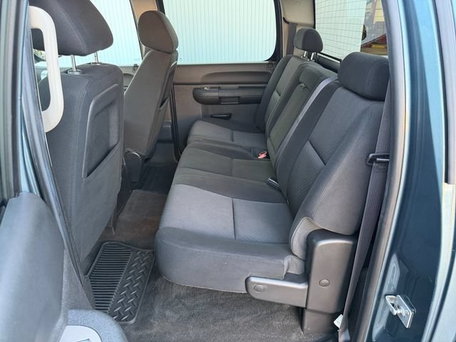 Used 2012 STEALTH GRAY METALLIC GMC SLE image 18