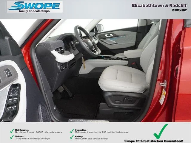 New 2026 Rapid Red Metallic Tinted Clearcoat Ford Platinum™ image 51