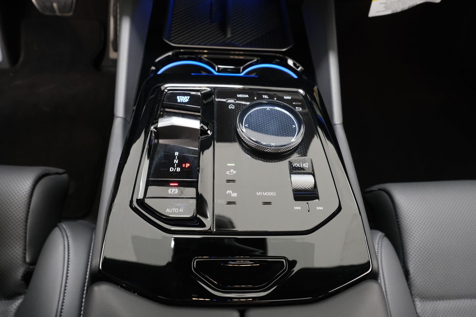 2025 BMW i5 M60 - Photo 23