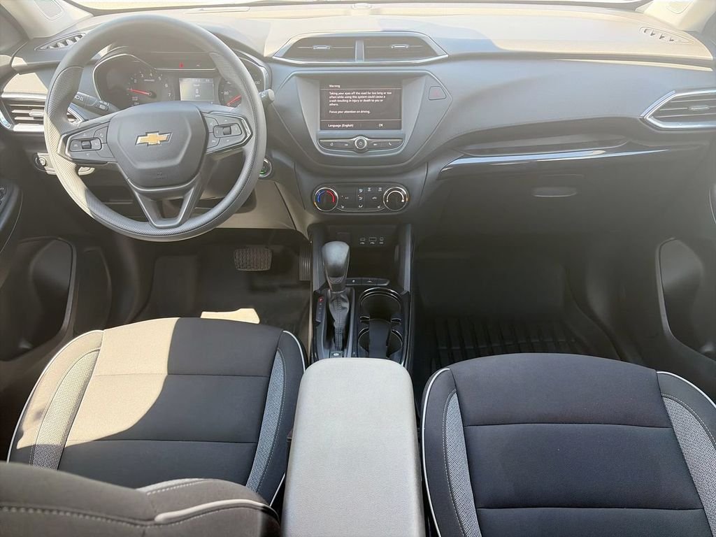 Used 2023 White Chevrolet LT image 9