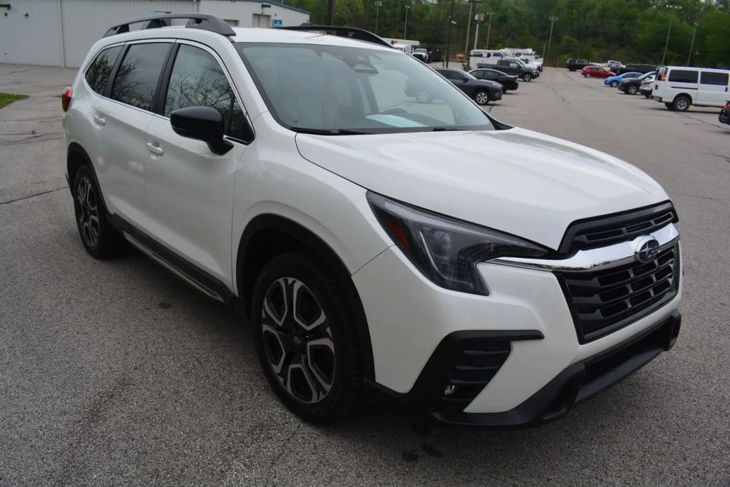 Used 2024 White Subaru Limited image 4