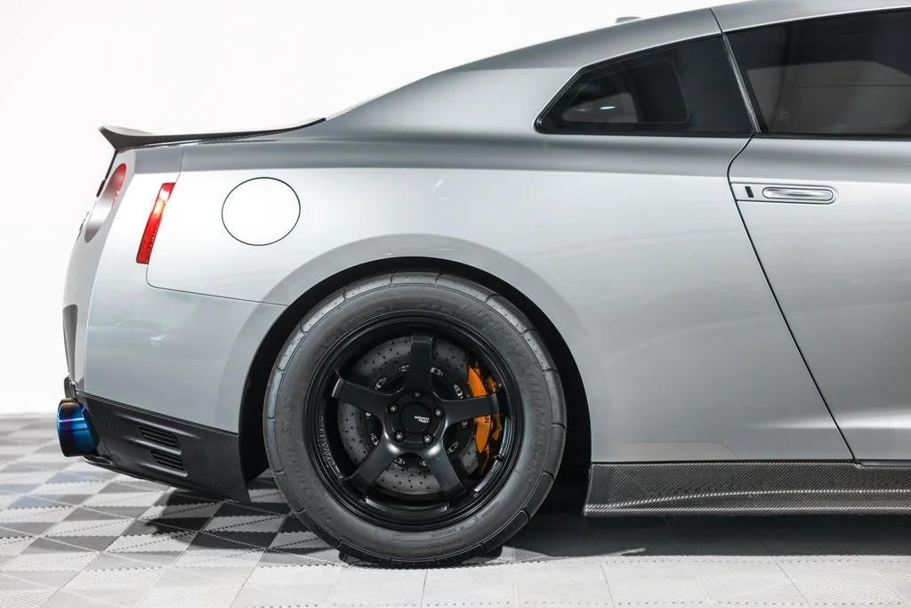 Used 2015 Silver Nissan Black Edition image 3